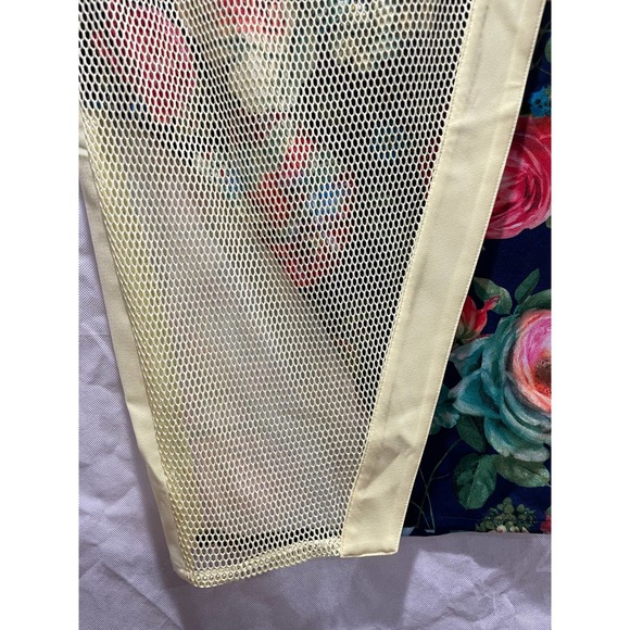 NWT- VOS PENCIL SKIRT WITH MESH OVERLAY - Picture 2 of 7